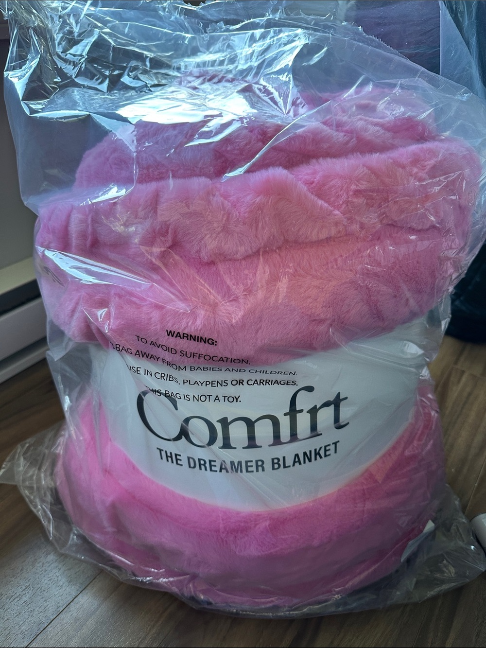 Comfrt Pink Plush Throw Blanket - The Dreamer Collection